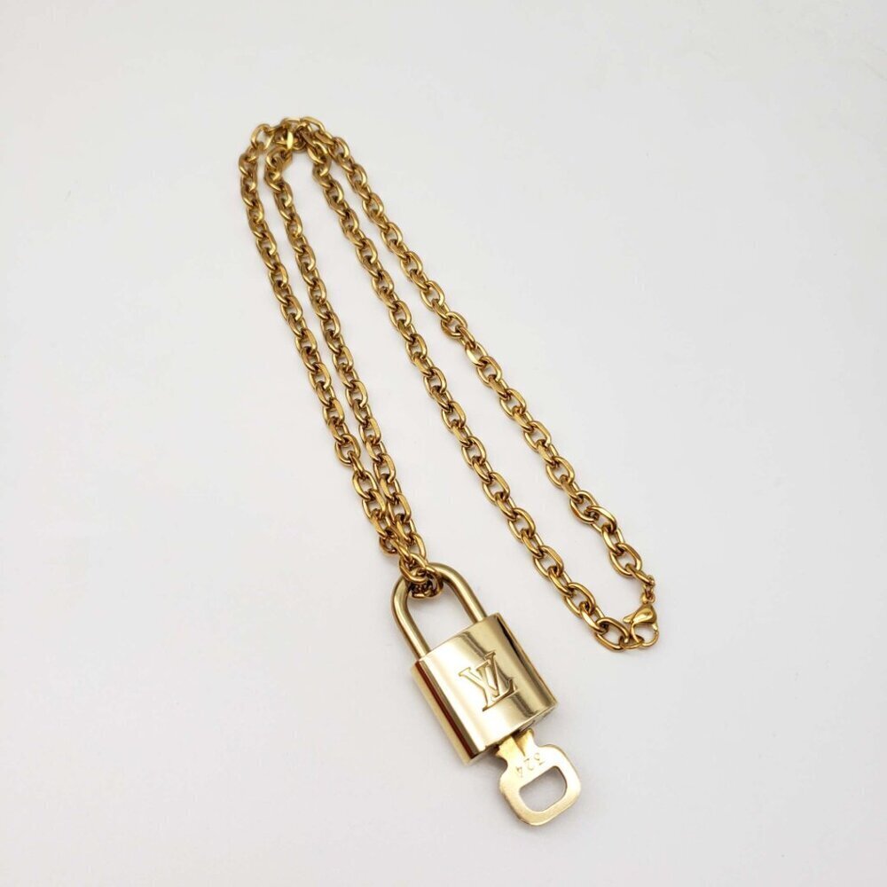 100% Auth Louis Vuitton Lock & Key with Unbranded Gold Plated Chain Necklace - Picture 6 of 8
